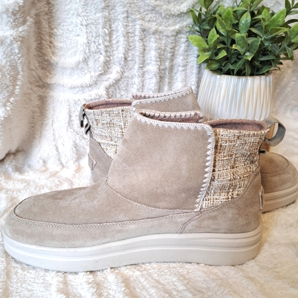 Hey Dude Mel Boots Suede Leather Platform Sand Beige Slip On Ankle Booties Sz 11 - Picture 8 of 15